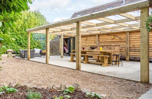 Sittingbourne House | Old Shires Barn