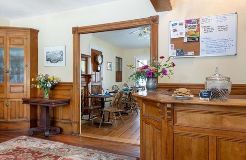 Waterbury Bed & Breakfast | Old Stagecoach Inn
