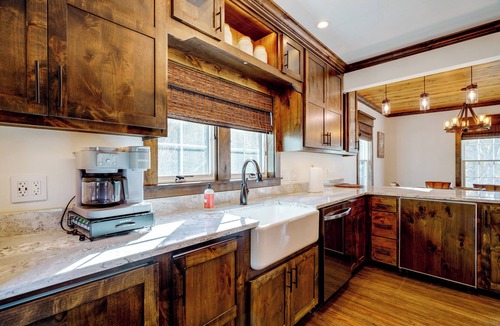 Sullivan House | Old Stone Cottage Retreat in the Heart of Missouri
