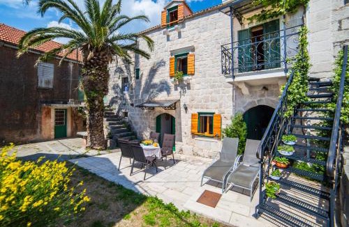 Drasnice Villa | Old stone house