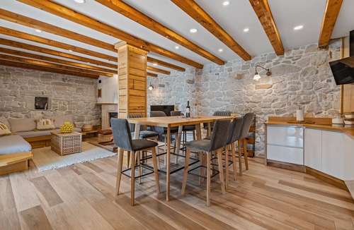 Jesenice Villa | Old stone Villa Saint Anthonyn