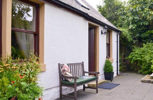 Dollar House | Old Stones