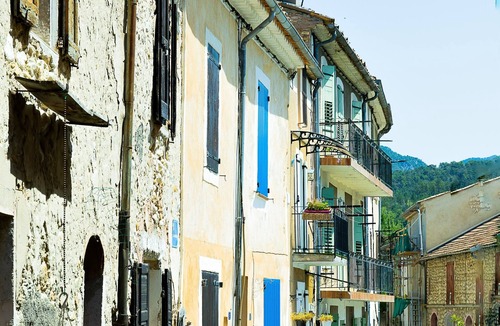 Estoublon Apartment | Old stones near the Verdon