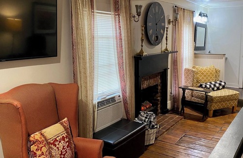 Dahlonega House | Old Storehouse Inn