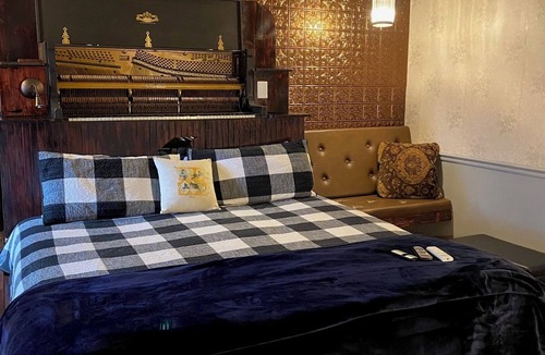 Dahlonega House | Old Storehouse Inn