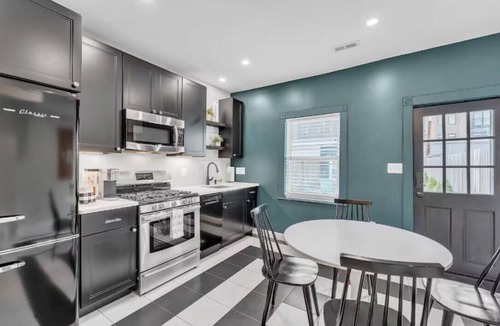 Old Town West House | Old Town Alexandria Charm Sleeps 6 Private Outdoor Area Walk to King St & Water