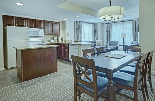 Old Town West Condo | Old Town Alexandria | Five 2BR/2BA King Suites