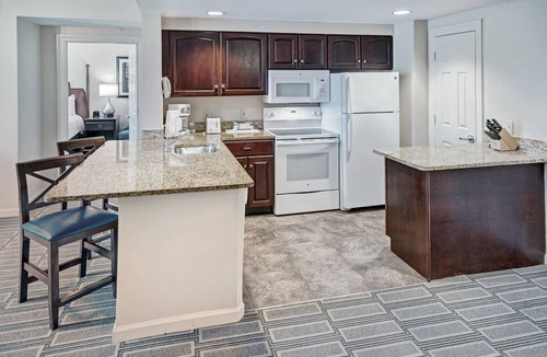 Old Town West Condo | Old Town Alexandria | Two 2BR/2BA King Suites