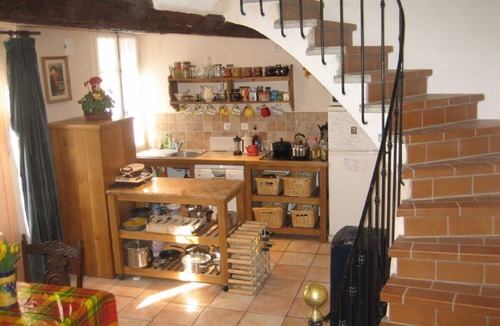 Ceret House | Old town centre house; wine bar & cafes 50m, sea 30mins Pyrenees close