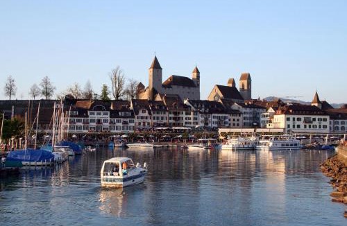 Rapperswil Apartment | Old Town Charm & Central Location in Rapperswil