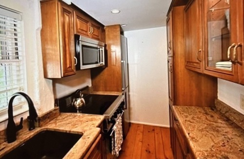 Marblehead House | OLD TOWN CHARM. nSleeps 4- 2 bedrooms - 2.5 baths