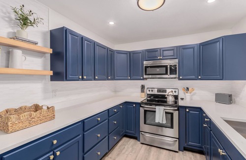 Cox Heights House | Old Town Dream- Pool, Hot Tub, Firepit, Foosball, Cornhole, and Mini Golf