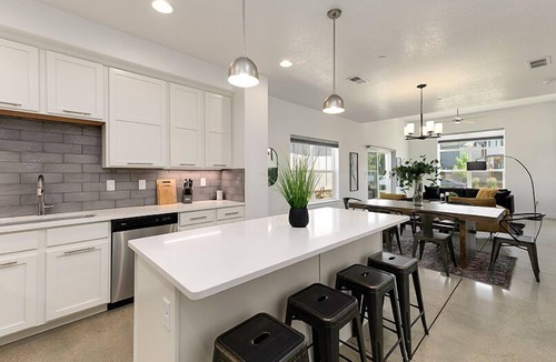 Old Town North House | Old Town Getaway – Free Bikes & Private Balconies