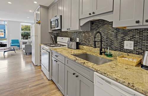 Old Town West House | Old Town | Luxury | Walk to Metro | 2 Bedroom