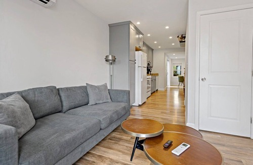 Old Town West House | Old Town | Luxury | Walk to Metro | 2 Bedroom