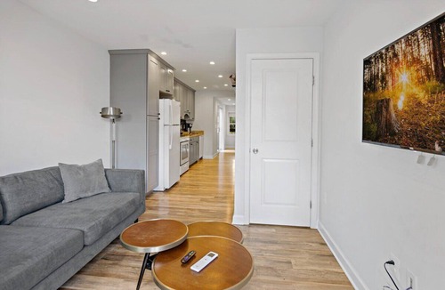 Old Town West House | Old Town | Luxury | Walk to Metro | 2 Bedroom