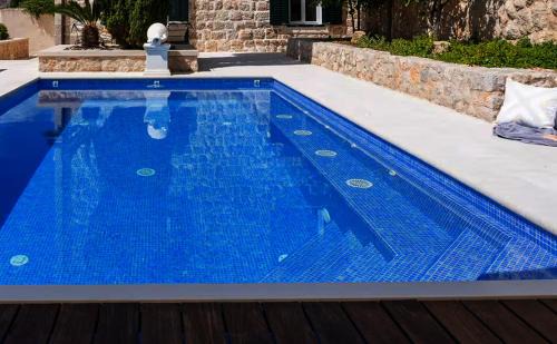 Pile Apartment | Old Town Oasis
