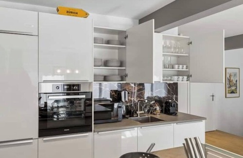 Hochschulen House | Old Town Penthouse Maisonette | Private Rooftop
