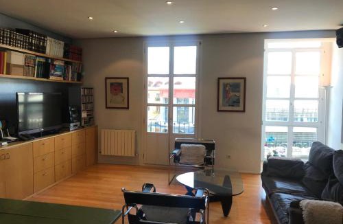 Bilbao la Vieja Apartment | Old Town & River (Casco Viejo Bilbao) E-BI 1138