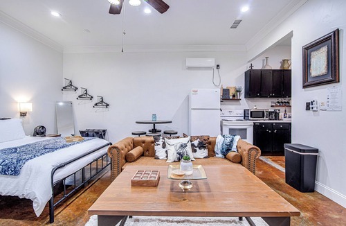 Burleson Apartment | Old Town Rodeo Studio. Free parking. Walk to entertainment and restaurants.