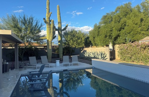 Scottsdale Highlands House | Old Town Scottsdale Family Retreat, Heated Pool, Spa, EV, Bikes, Pet-Friendly