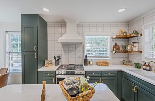 Georgetown House | Old Town Stone Cottage, Walk to Square & Southwestern, Family-Friendly, EV Ready