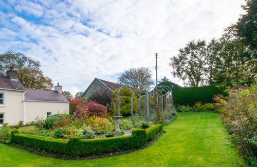 Llangeler House | Old Vicarage Cottage