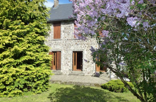 Saint-Sauves-d'Auvergne House | Old village school