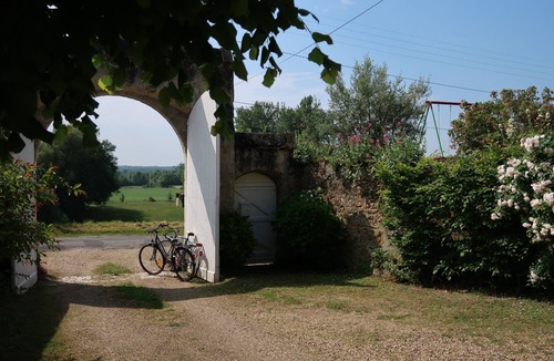 Noizay House | Old vineyard house.