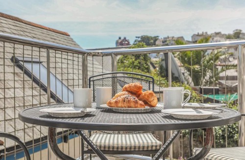 Salcombe House | Old Walls