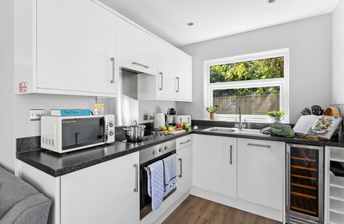 Teignmouth Cabin | Old Walls Vineyard