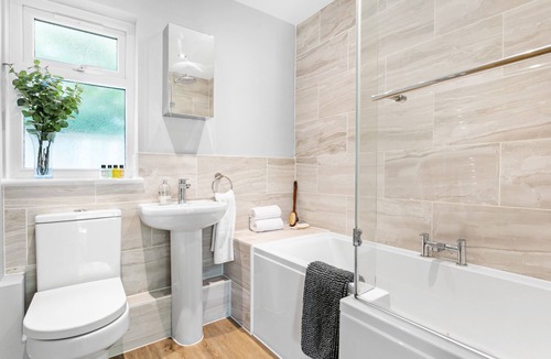 Teignmouth Cabin | Old Walls Vineyard