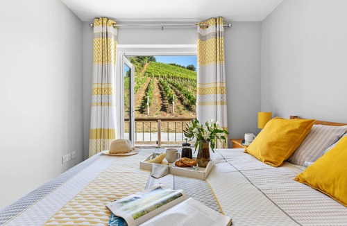 Teignmouth Cabin | Old Walls Vineyard