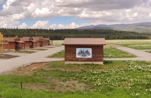 Island Park Cabin | Old West Escapes, Pony Express