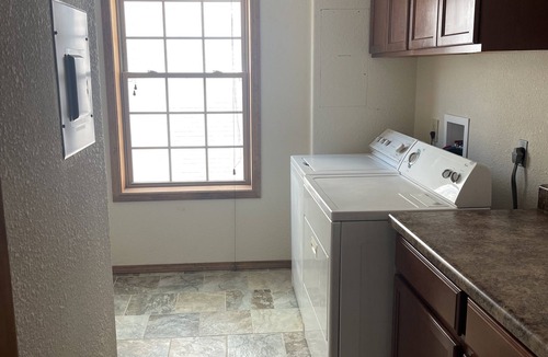 Dodge City Apartment | Old West themed 2 Bedroom Apartment Downtown close to all tourist attractions