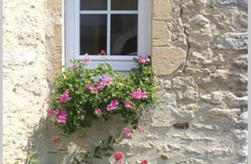 Russy Cottage | Old wine press near Omaha Beach