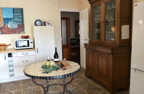 Thezan-les-Beziers House | Old wine storehouse with terrace and garden