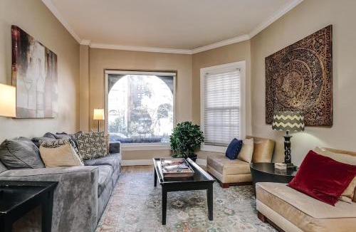 Gold Coast Apartment | Old-World Classic Building Downtown