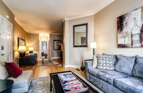 Gold Coast Apartment | Old-World Classic Building Downtown