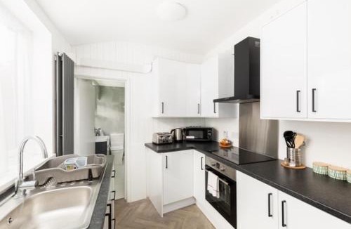 Oldbury House | Oldbury House - Bespoke for Contractors