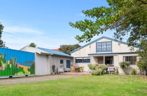 Waikanae House | Olde Beach Lux