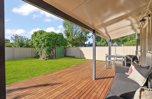 Bathurst House | Olde' Haven - Federation Charm close to CBD