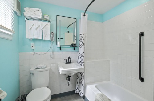 Orleans Hotel | Olde Tavern Motel And Inn