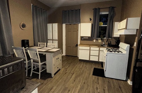 Cincinnati Apartment | “Oldie but Goodie”