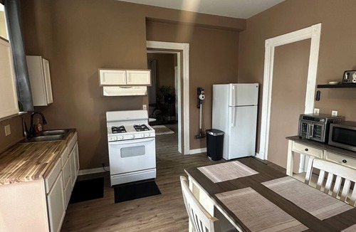 Cincinnati Apartment | “Oldie but Goodie”