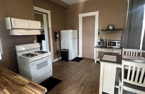 Cincinnati Apartment | “Oldie but Goodie”