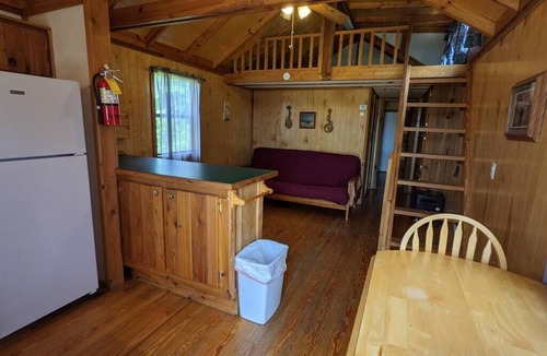 Helmsburg Cabin | "Ole Pete" Tiny Home Cabin #14 | Pet Friendly