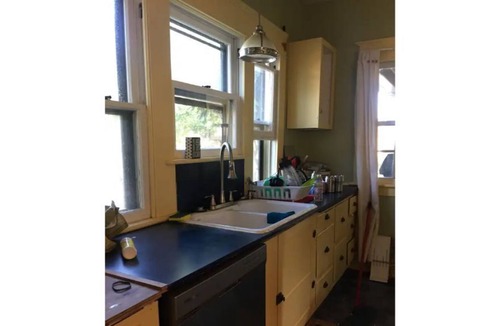 Dayton House | Ole Tyme B&B Warm setting with a country feel.