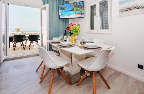 Cove Makarac (Milna) Apartment | Olea Mare Sutivan - in the centre with parking