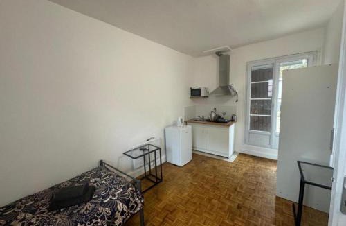 Poissy Bed & Breakfast | Oliasi Poissy
